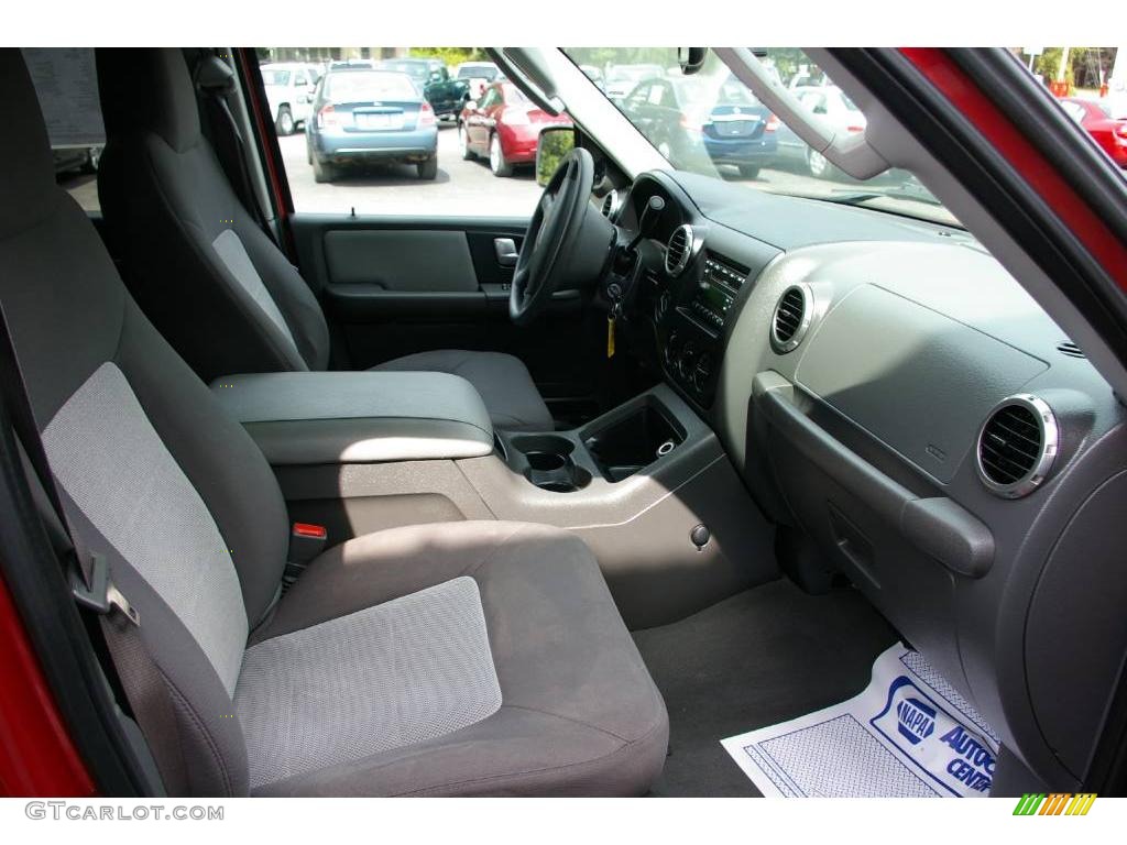 2003 Expedition XLT 4x4 - Laser Red Tinted Metallic / Flint Grey photo #16