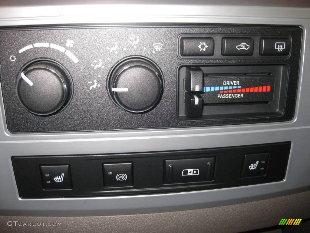 2007 Ram 3500 Laramie Quad Cab 4x4 - Bright White / Medium Slate Gray photo #37