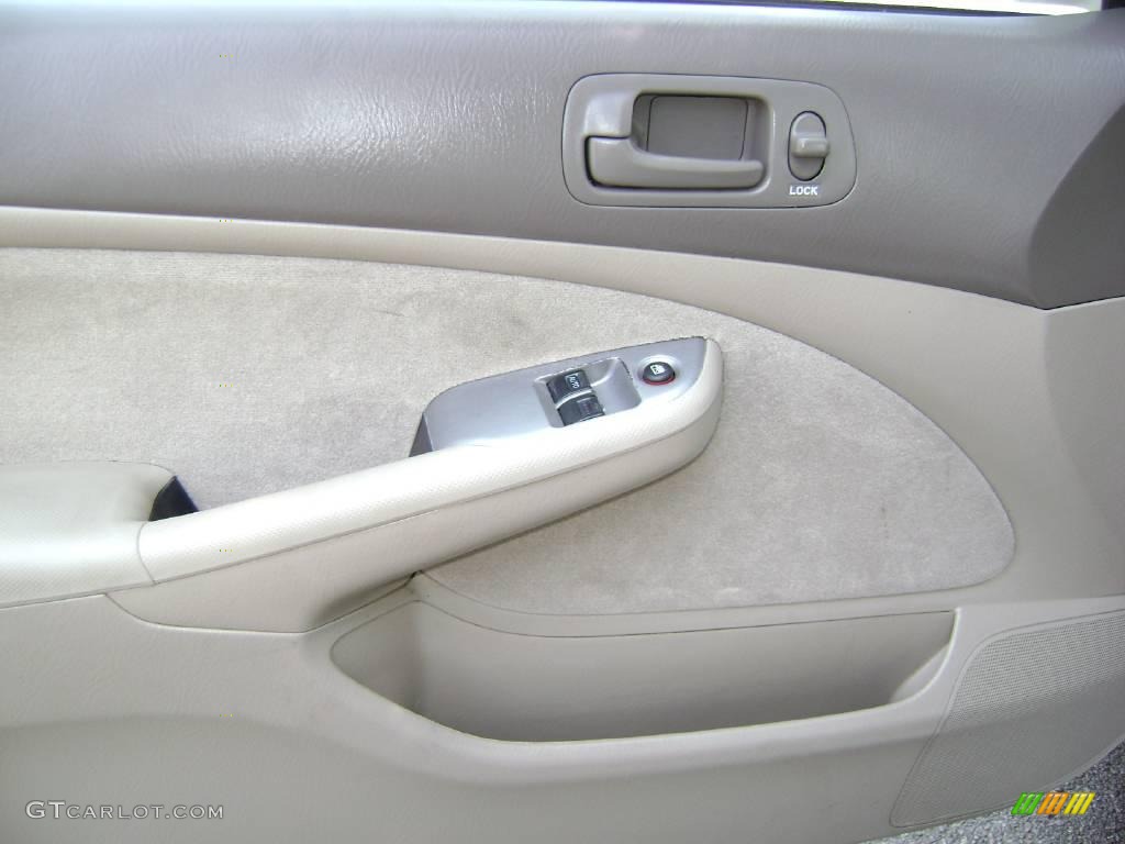 2002 Civic EX Coupe - Taffeta White / Beige photo #13