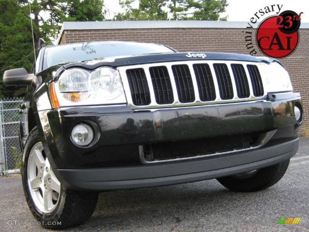 2005 Grand Cherokee Limited - Brilliant Black Crystal Pearl / Khaki photo #1