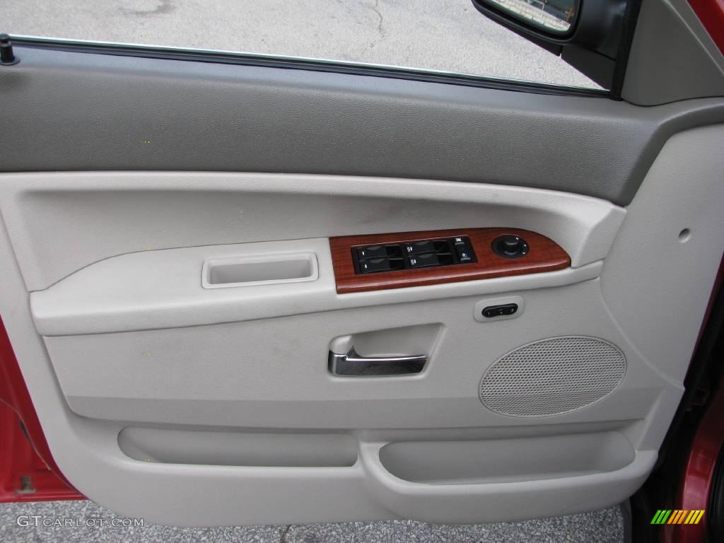 2006 Grand Cherokee Limited 4x4 - Inferno Red Crystal Pearl / Dark Khaki/Light Graystone photo #7