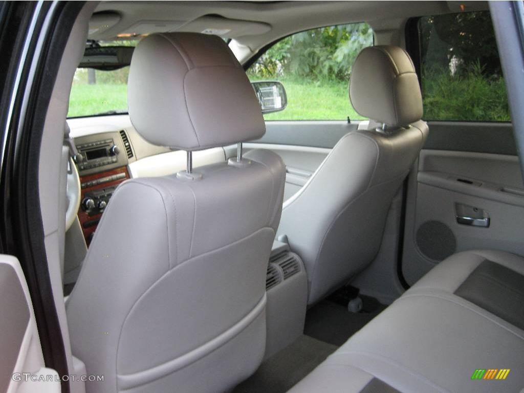 2005 Grand Cherokee Limited - Brilliant Black Crystal Pearl / Khaki photo #16