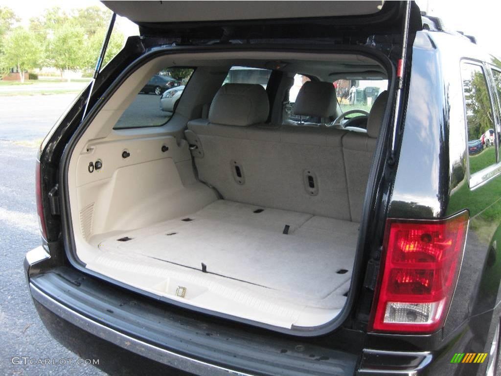 2005 Grand Cherokee Limited - Brilliant Black Crystal Pearl / Khaki photo #17