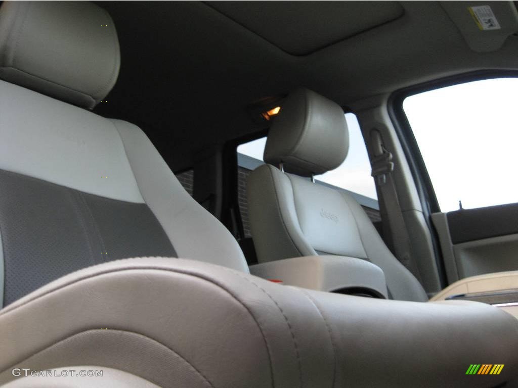 2005 Grand Cherokee Limited - Brilliant Black Crystal Pearl / Khaki photo #19