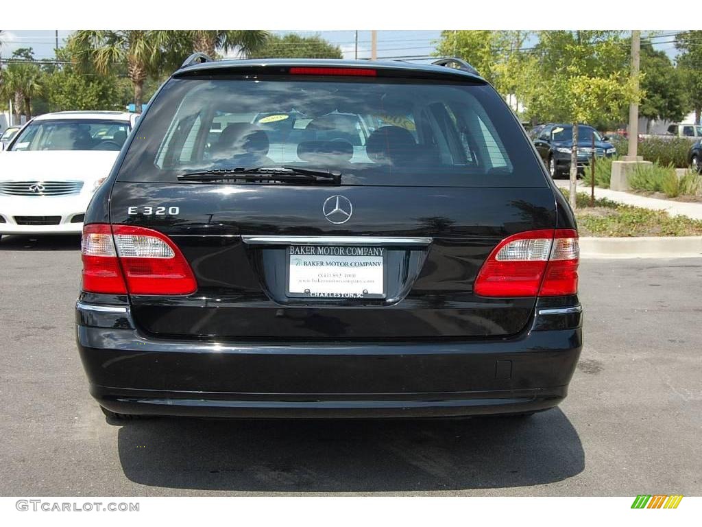 2004 E 320 Wagon - Black / Charcoal photo #18