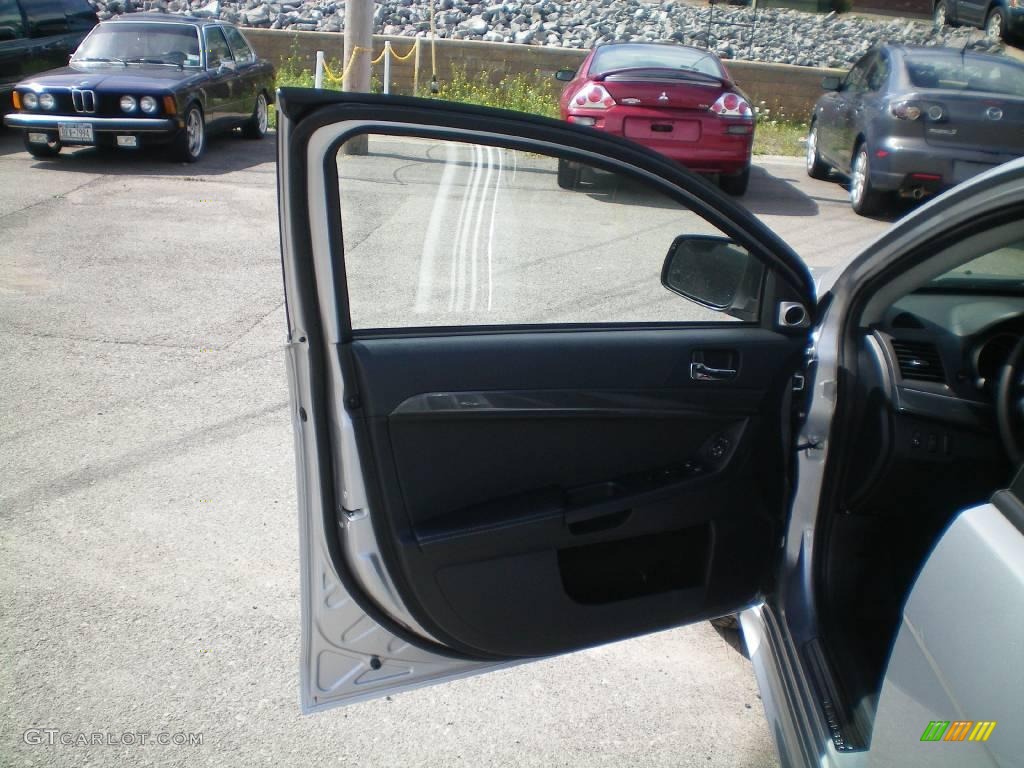 2010 Lancer GTS - Apex Silver Metallic / Black photo #18