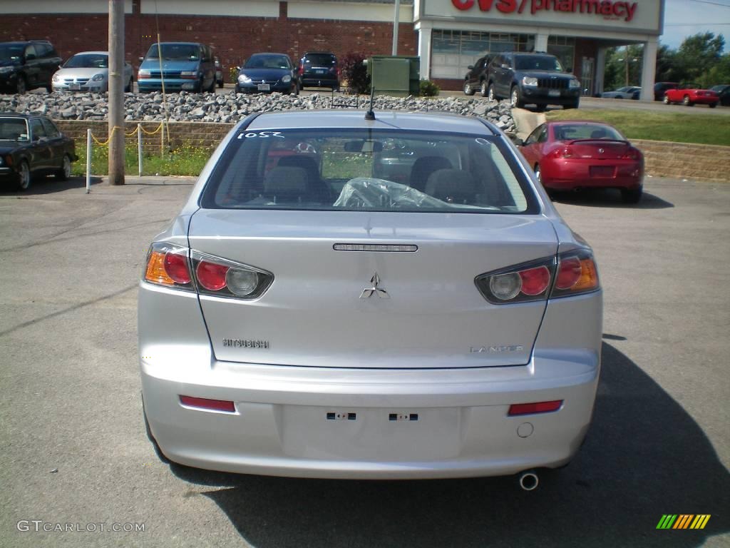 2010 Lancer DE - Apex Silver Metallic / Black photo #8