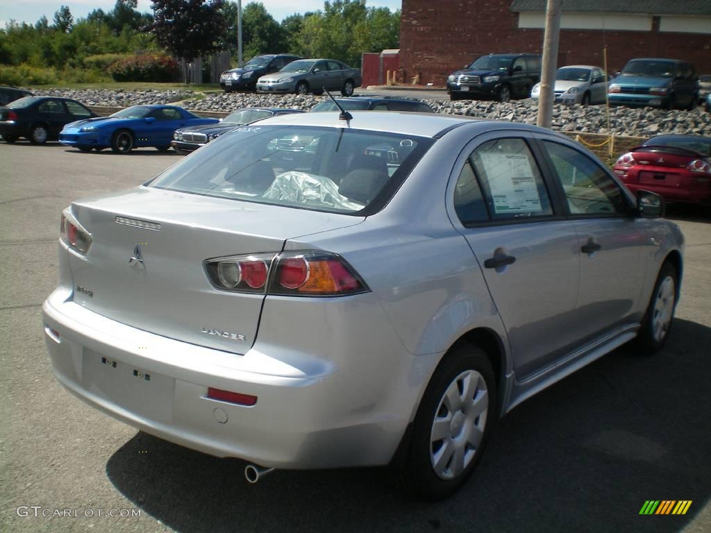 2010 Lancer DE - Apex Silver Metallic / Black photo #9