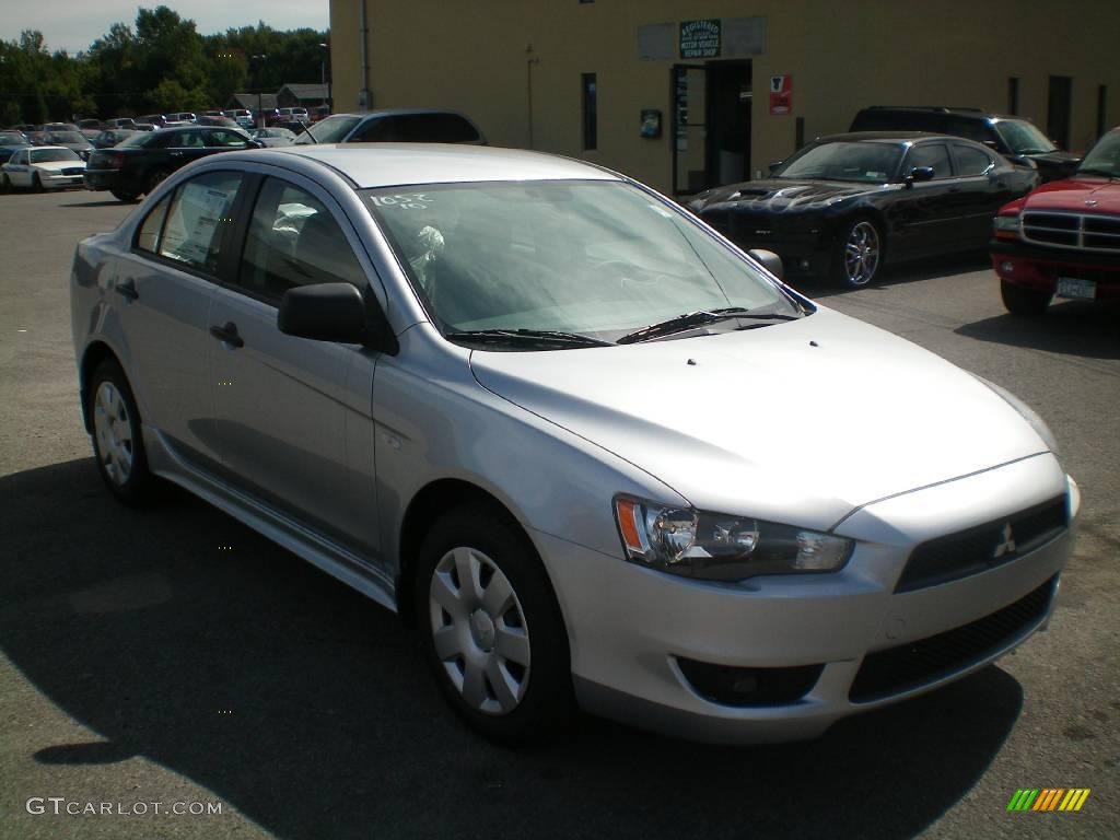 2010 Lancer DE - Apex Silver Metallic / Black photo #11