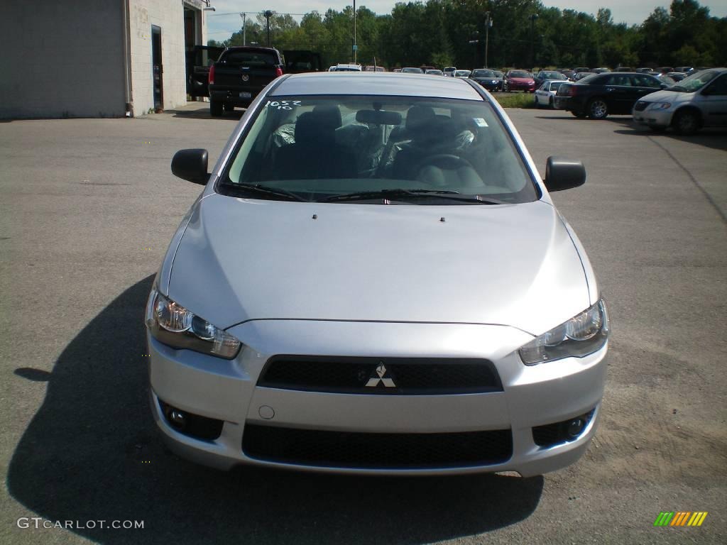 2010 Lancer DE - Apex Silver Metallic / Black photo #12