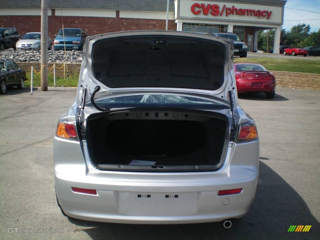 2010 Lancer DE - Apex Silver Metallic / Black photo #17