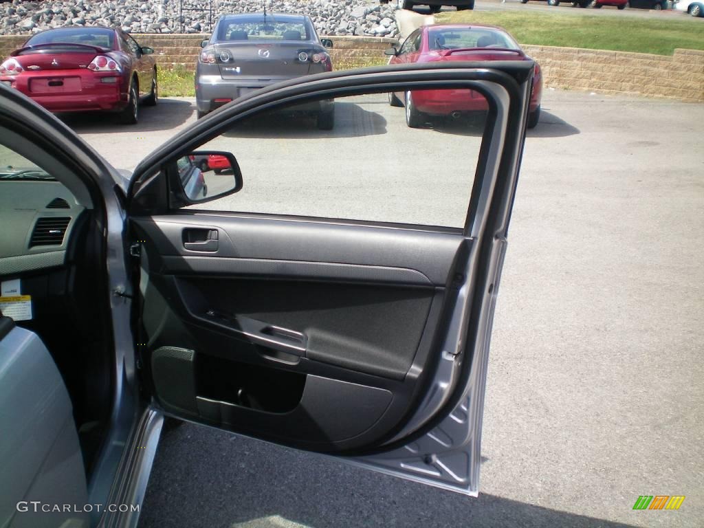 2010 Lancer DE - Apex Silver Metallic / Black photo #21