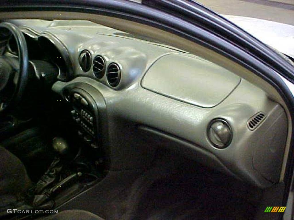 2002 Grand Am SE Sedan - Galaxy Silver Metallic / Dark Pewter photo #8