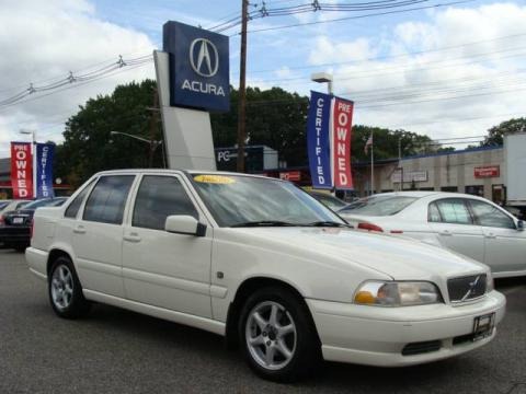 2000 Volvo S70 GLT Data, Info and Specs