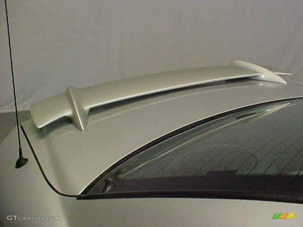 2002 Grand Am SE Sedan - Galaxy Silver Metallic / Dark Pewter photo #13