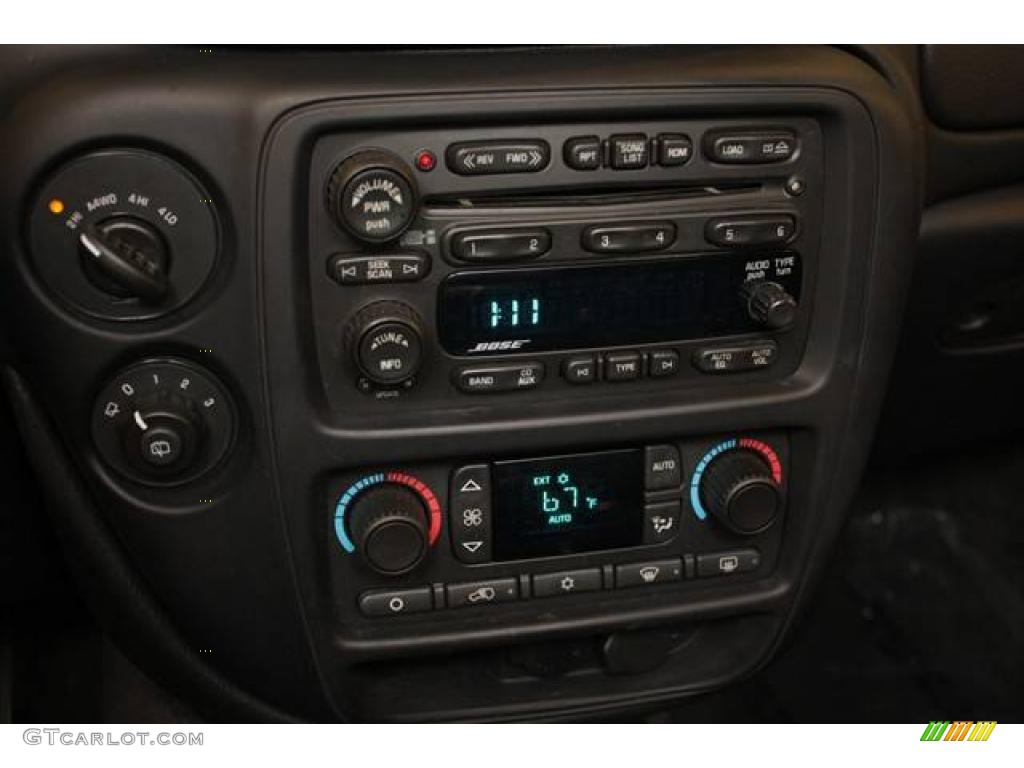 2005 TrailBlazer EXT LT 4x4 - Summit White / Ebony photo #14