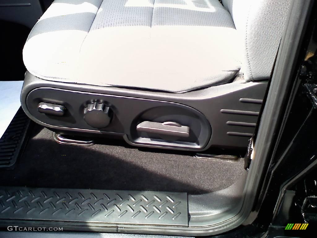 2004 F150 FX4 SuperCrew 4x4 - Black / Black/Medium Flint photo #12