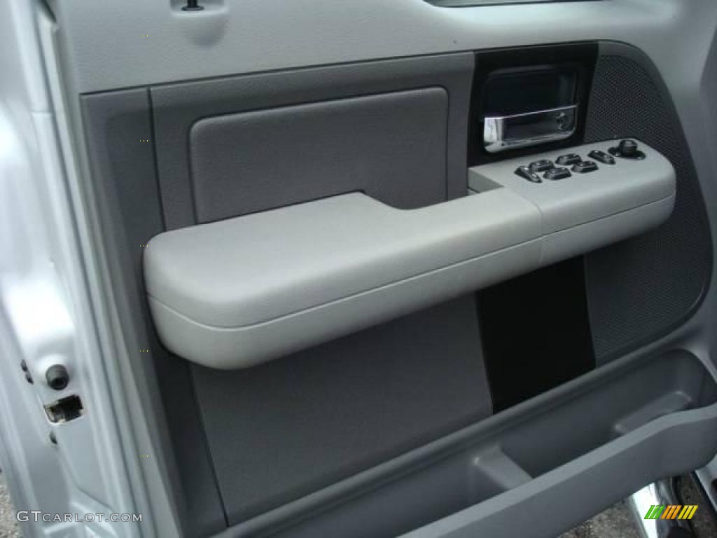 2005 F150 XLT SuperCrew 4x4 - Silver Metallic / Medium Flint/Dark Flint Grey photo #15