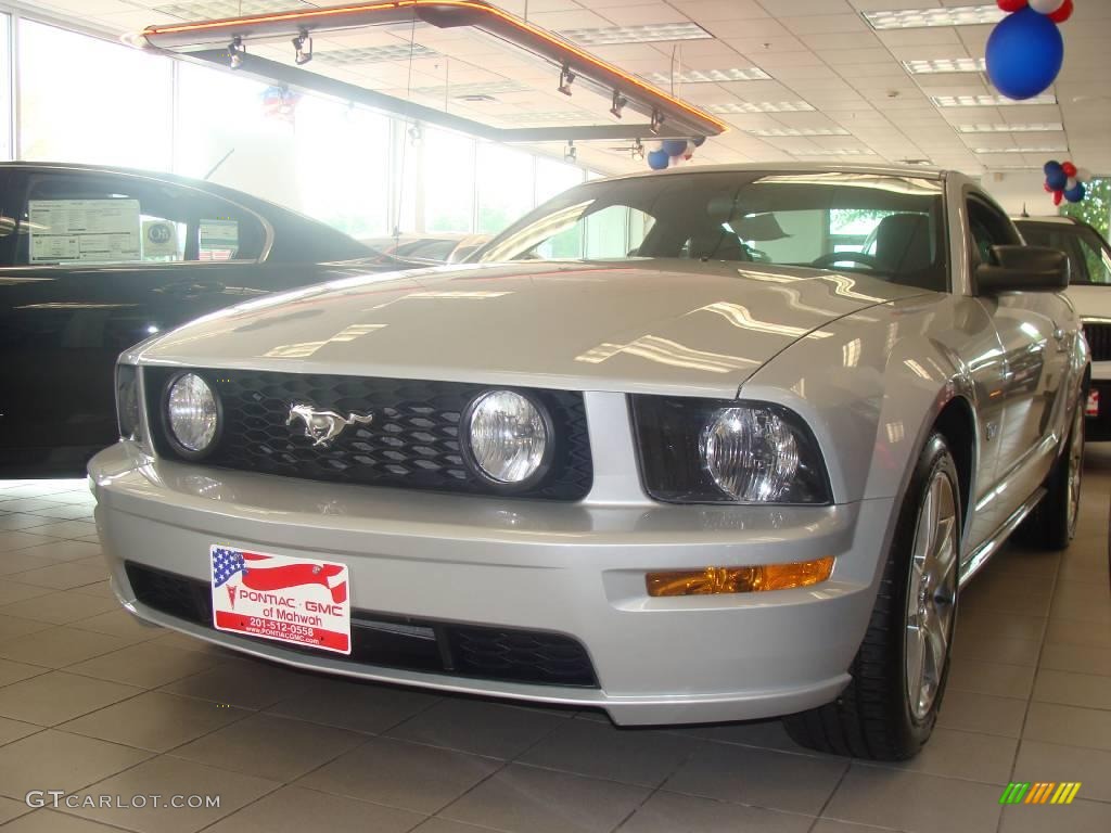 2006 Mustang GT Premium Coupe - Satin Silver Metallic / Dark Charcoal photo #1
