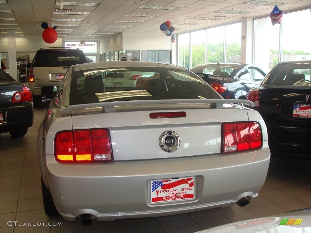2006 Mustang GT Premium Coupe - Satin Silver Metallic / Dark Charcoal photo #5