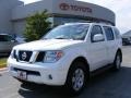 2005 Avalanche White Nissan Pathfinder LE 4x4  photo #1