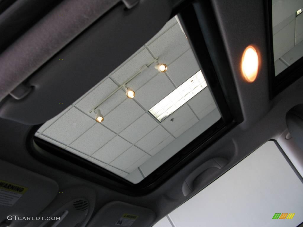 2007 Cooper S Hardtop - Dark Silver Metallic / Punch Carbon Black photo #47