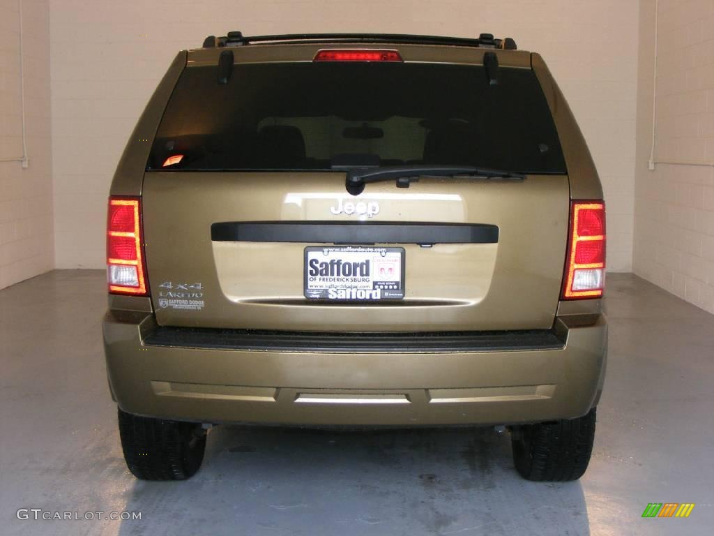 2009 Grand Cherokee Laredo 4x4 - Olive Green Metallic / Medium Slate Gray/Dark Slate Gray photo #5