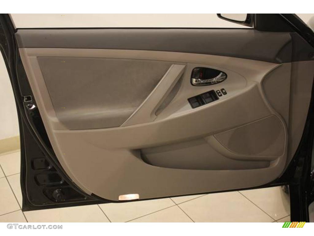 2009 Camry LE - Black / Ash photo #8