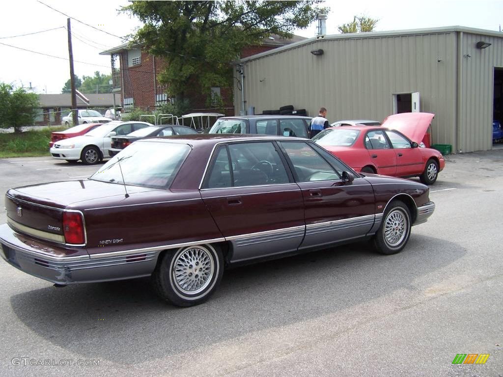 1992 Eighty-Eight Royale LS - Dark Garnet Red Metallic / Dark Red photo #3
