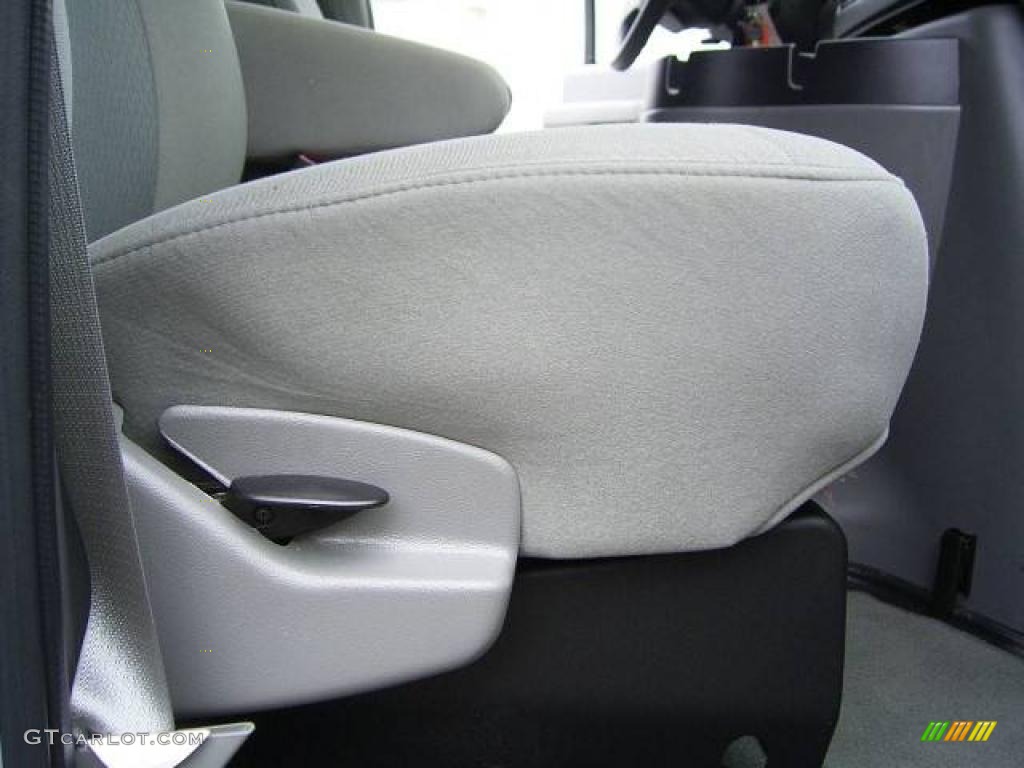 2008 E Series Van E350 Super Duty XLT 15 Passenger - Oxford White / Medium Flint photo #21