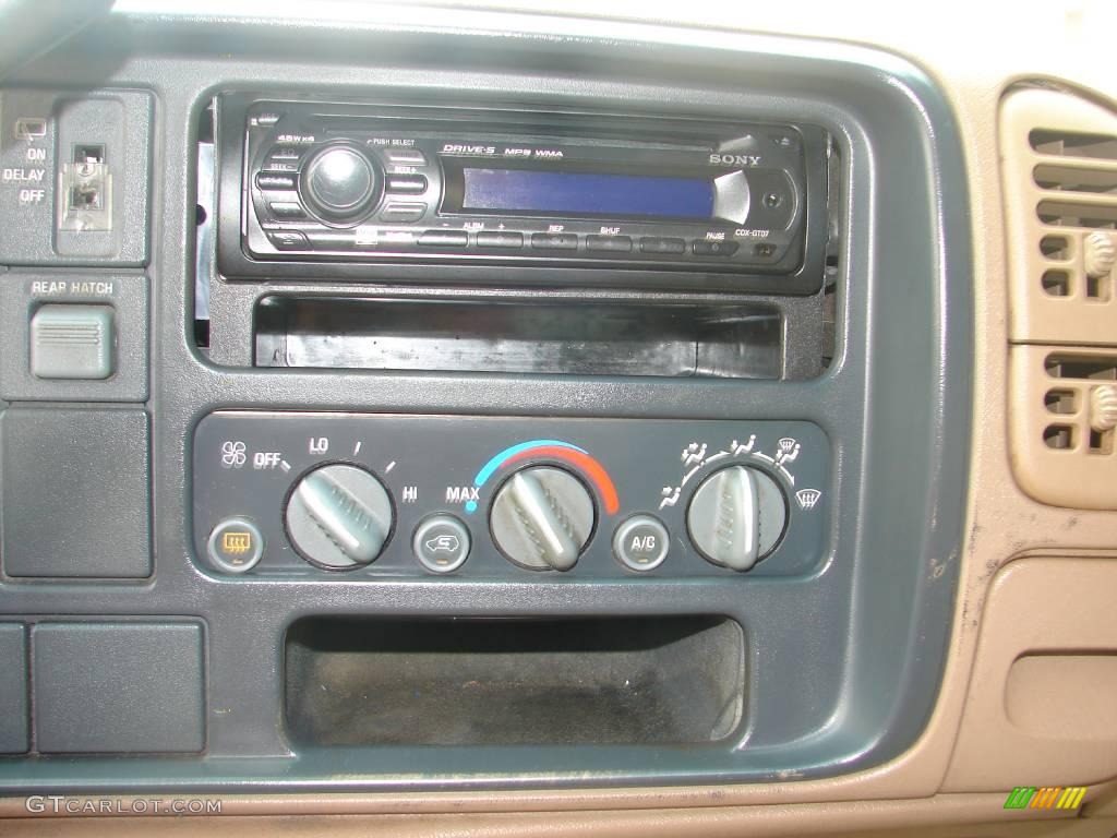 1995 Tahoe LT 4x4 - Emerald Green Metallic / Tan photo #22