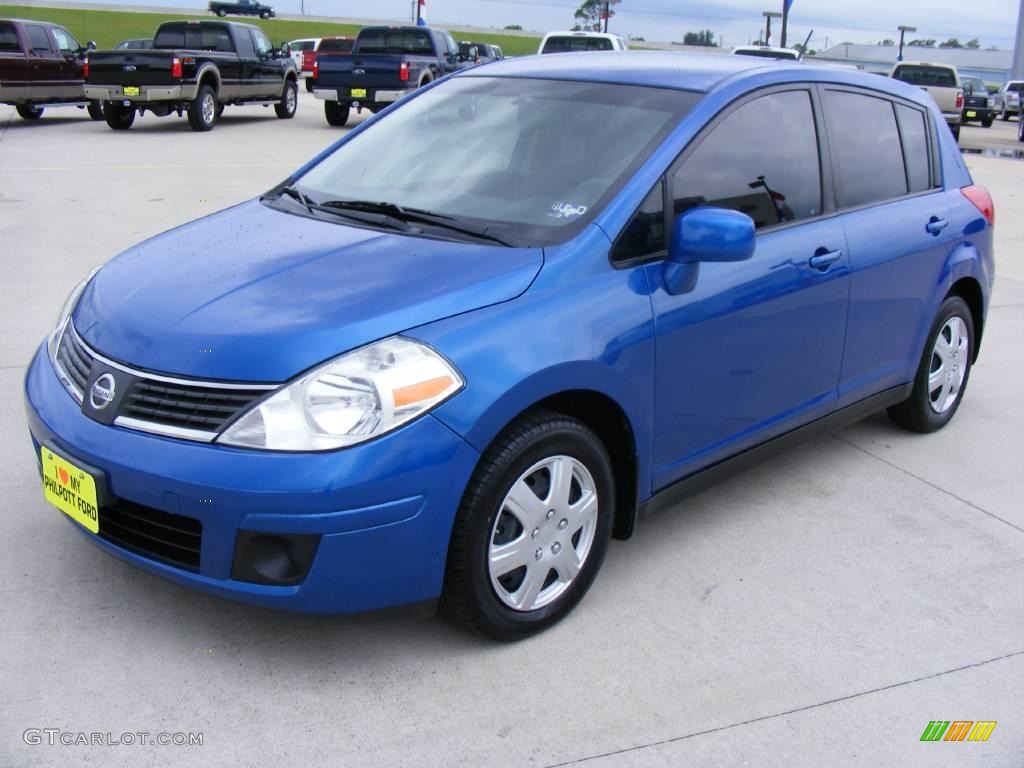 2008 Versa 1.8 S Hatchback - Sapphire Blue / Charcoal photo #7