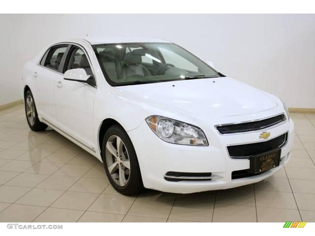 Summit White Chevrolet Malibu