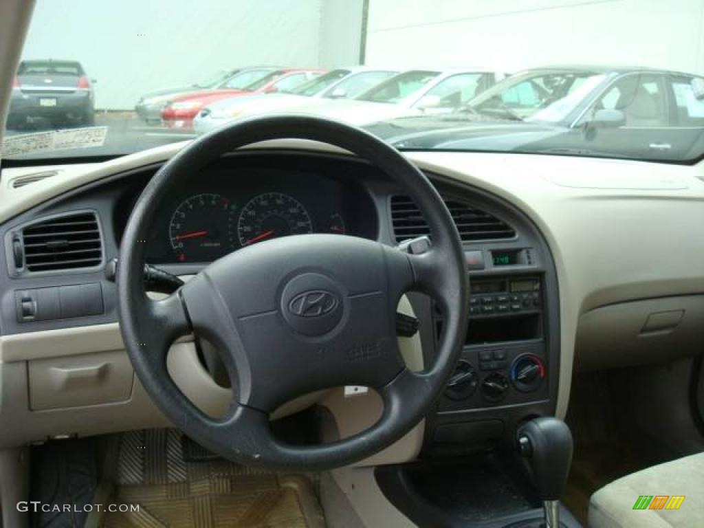 2003 Elantra GLS Sedan - Platinum Green Metallic / Beige photo #12