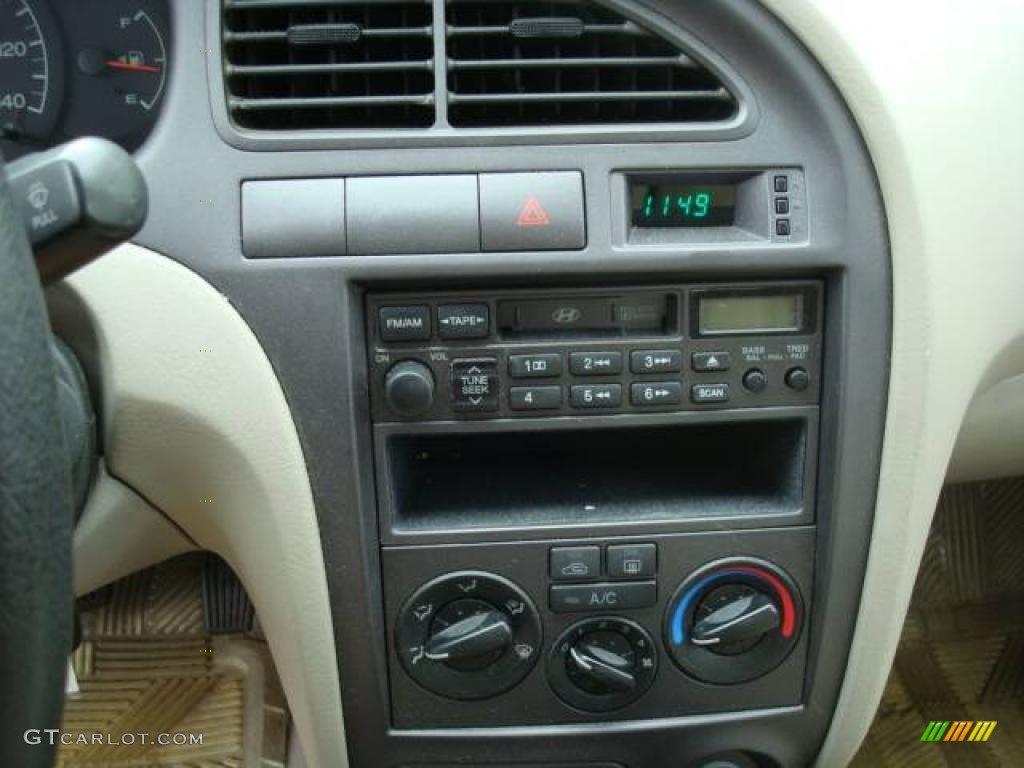 2003 Elantra GLS Sedan - Platinum Green Metallic / Beige photo #18