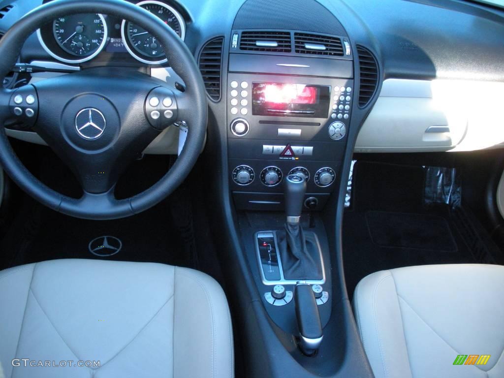 2007 SLK 350 Roadster - Black / Beige photo #19