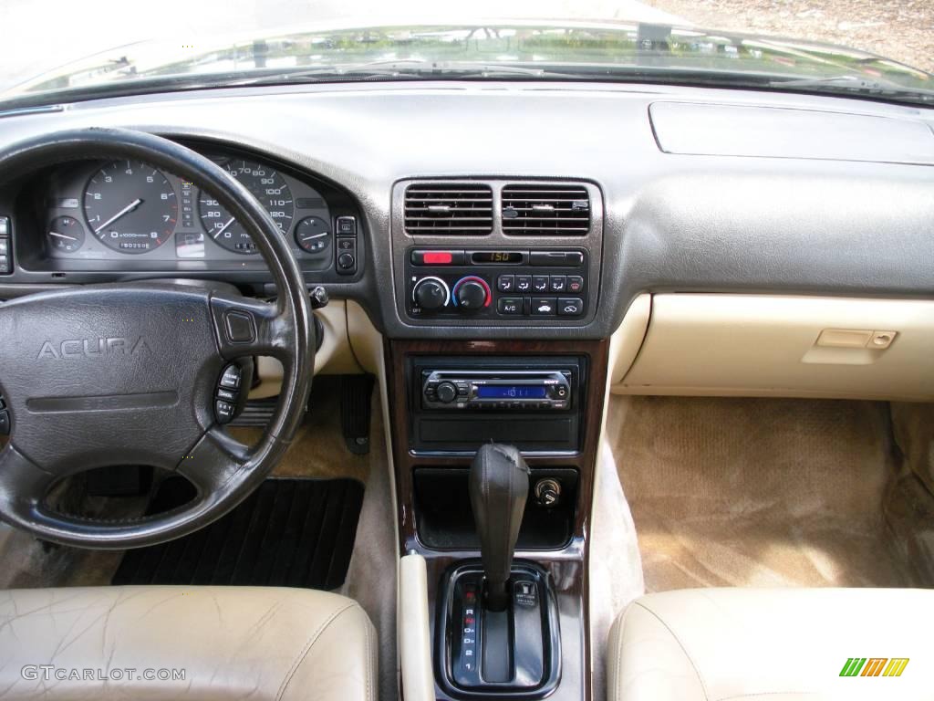 1993 Legend L Sedan - Geneva Green Pearl / Ivory photo #17