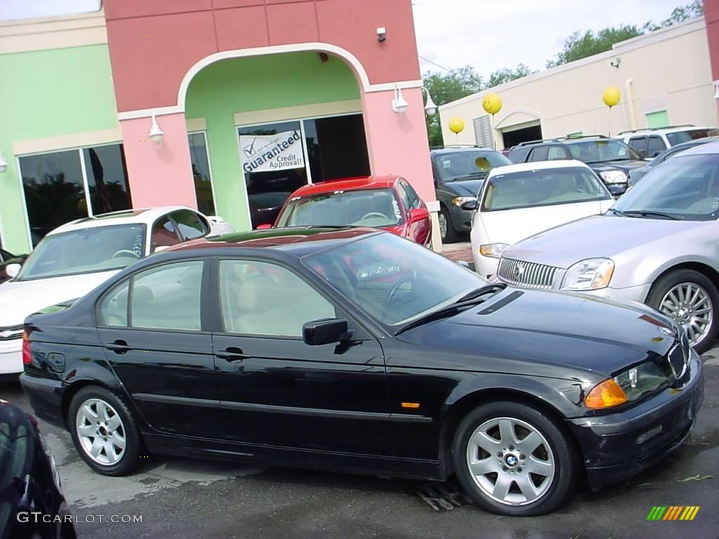 2001 3 Series 325i Sedan - Jet Black / Sand photo #2