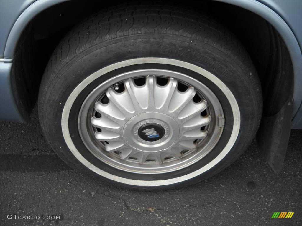 1995 Regal Custom Sedan - Light Adriatic Blue Metallic / Blue photo #13