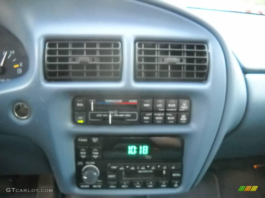 1995 Regal Custom Sedan - Light Adriatic Blue Metallic / Blue photo #18