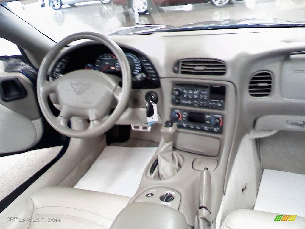 2004 Corvette Convertible - LeMans Blue Metallic / Light Gray photo #16