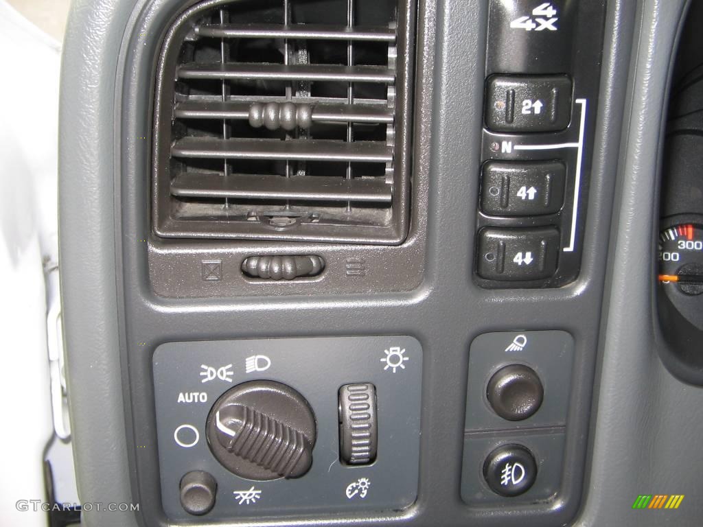 2005 Silverado 2500HD LS Extended Cab 4x4 - Summit White / Dark Charcoal photo #17