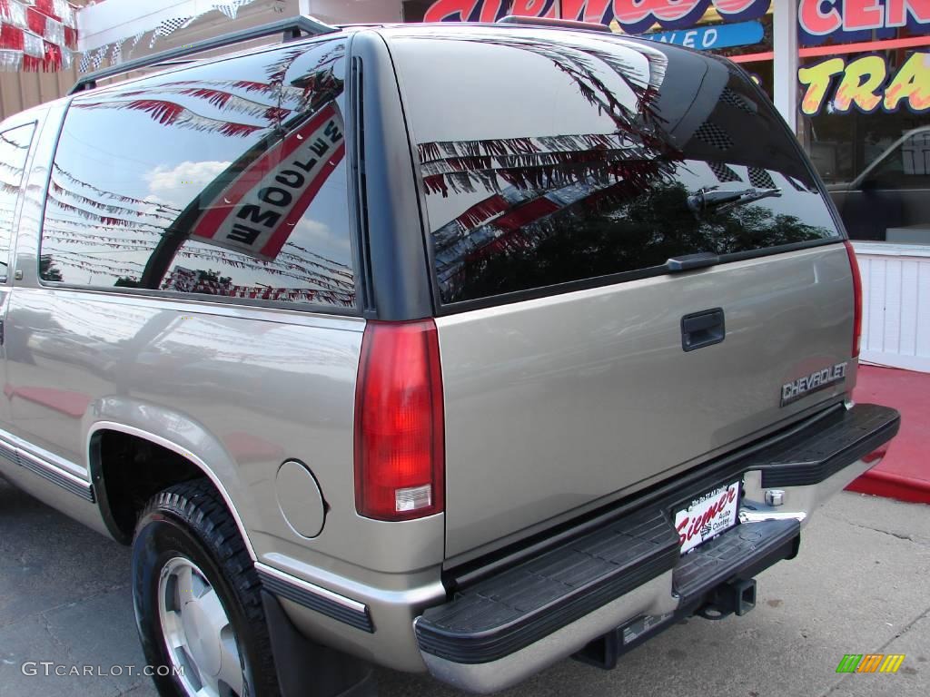 1999 Tahoe LT 4x4 - Light Pewter Metallic / Gray photo #22