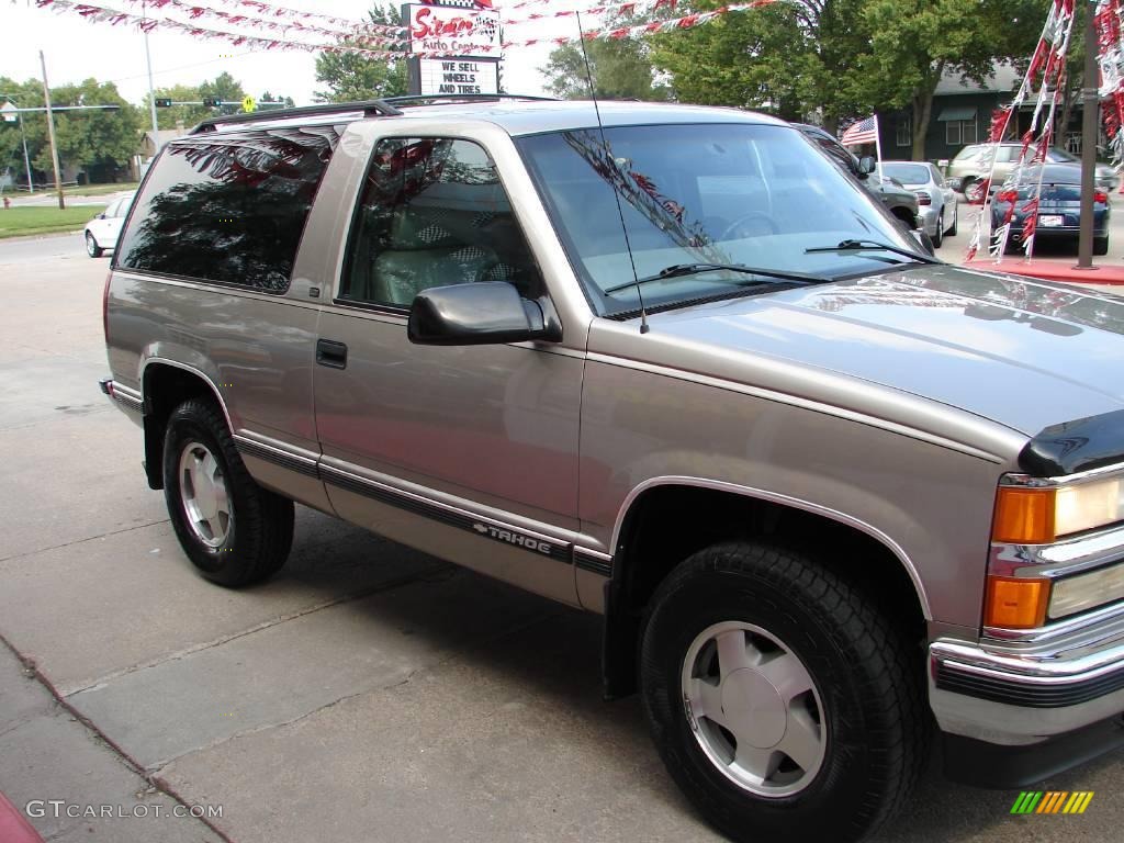 1999 Tahoe LT 4x4 - Light Pewter Metallic / Gray photo #23