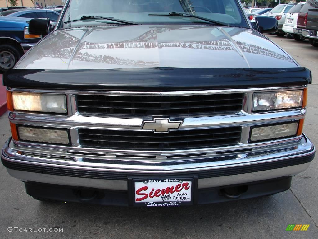 1999 Tahoe LT 4x4 - Light Pewter Metallic / Gray photo #39