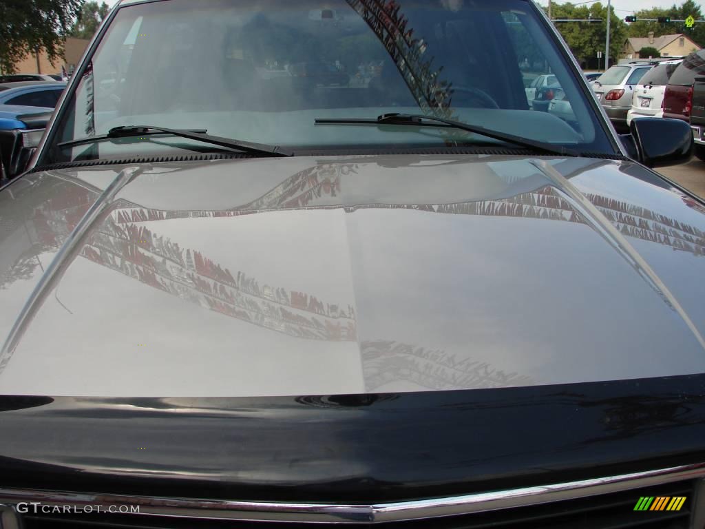 1999 Tahoe LT 4x4 - Light Pewter Metallic / Gray photo #41