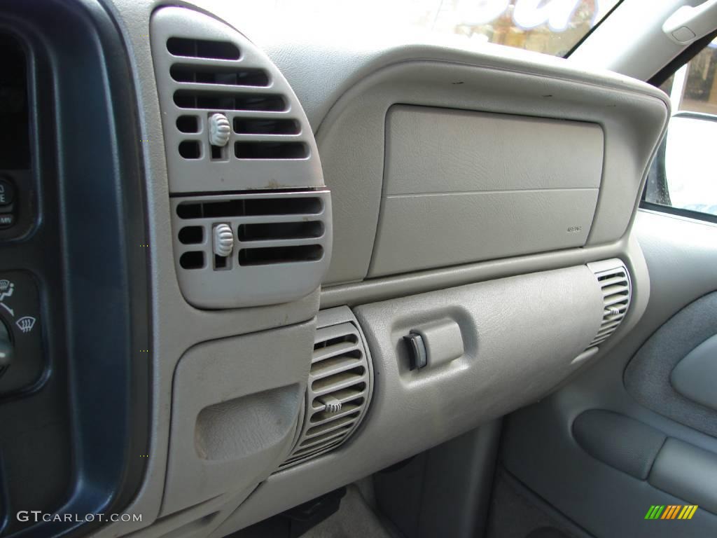 1999 Tahoe LT 4x4 - Light Pewter Metallic / Gray photo #54