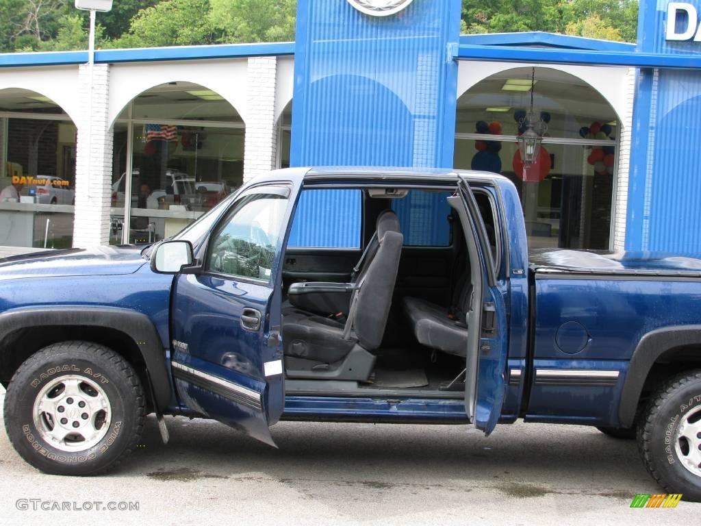 2002 Silverado 1500 LS Extended Cab 4x4 - Indigo Blue Metallic / Graphite Gray photo #8