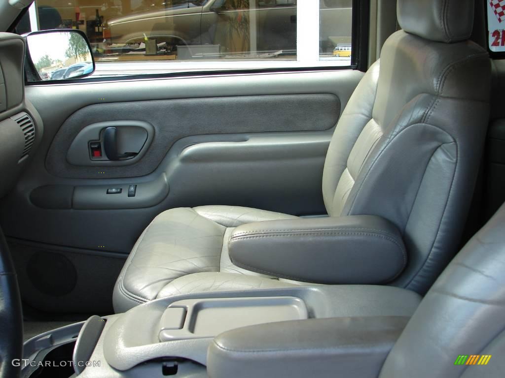 1999 Tahoe LT 4x4 - Light Pewter Metallic / Gray photo #69