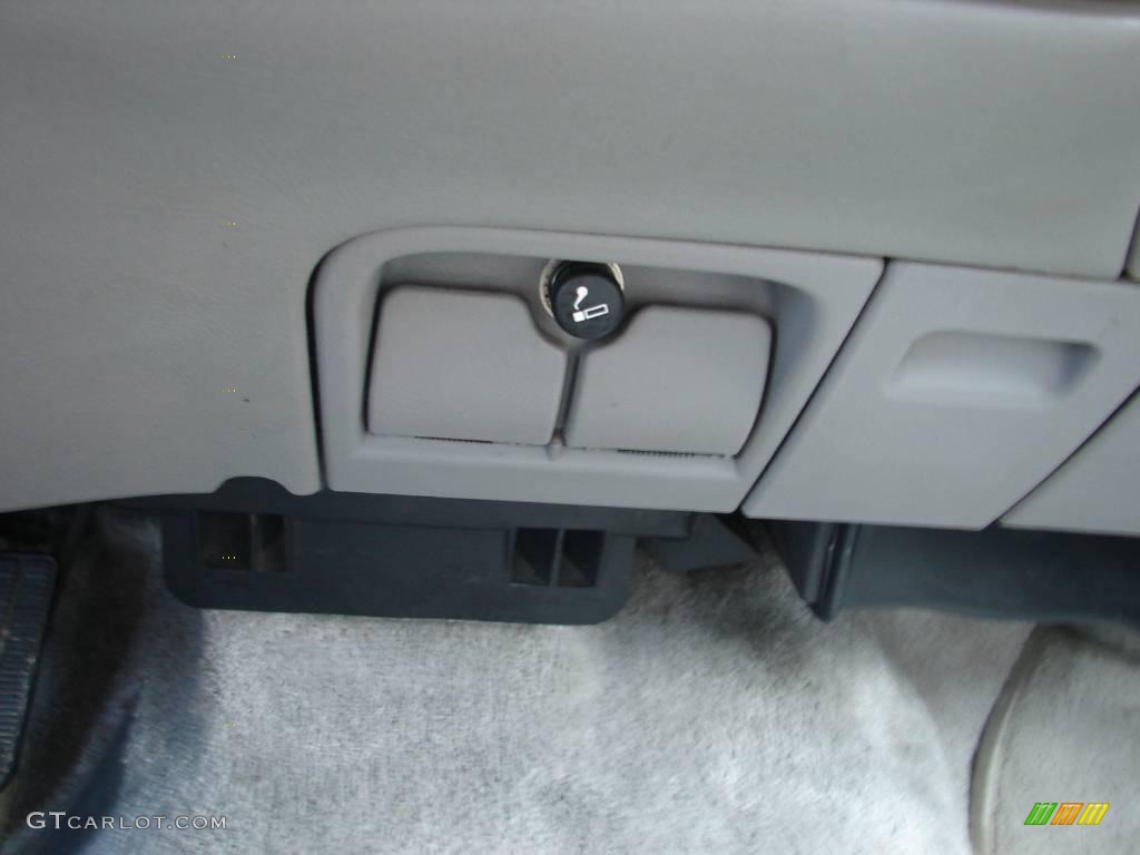 1999 Tahoe LT 4x4 - Light Pewter Metallic / Gray photo #86